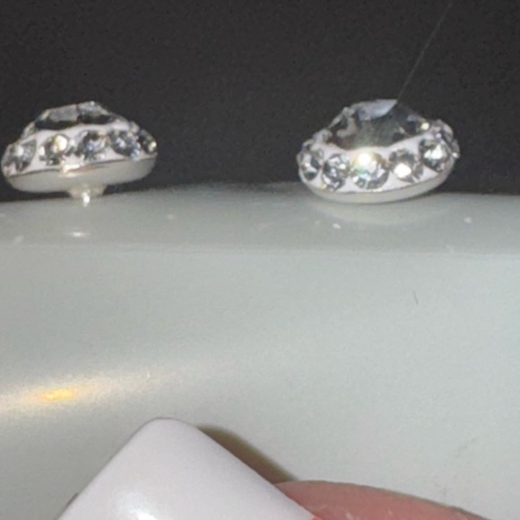SILVER AND WHITE AUSTRALIAN CRYSTAL HALO STUD EARRINGS NEW IN BOX - Picture 3 of 12
